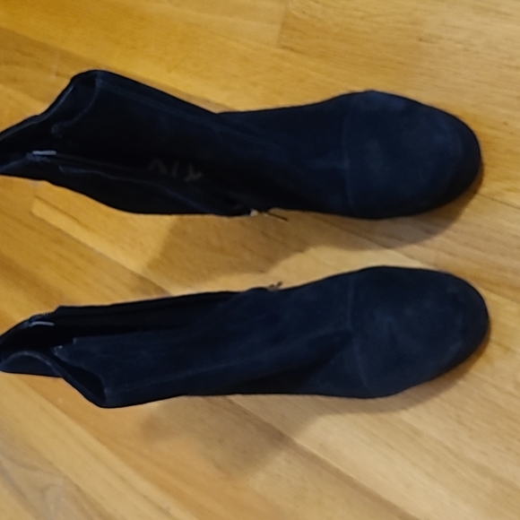 Sam Edelman Azra Black Suede platform booties - Picture 2 of 6